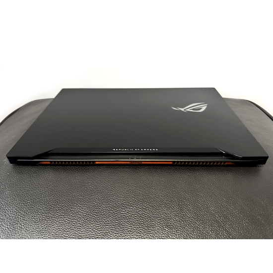 Gamingowy ASUS Zephyrus Ośmio-i7 Nvidia1080-8GB Ram24 SSDm2 IPS-144 W11 Do Gier