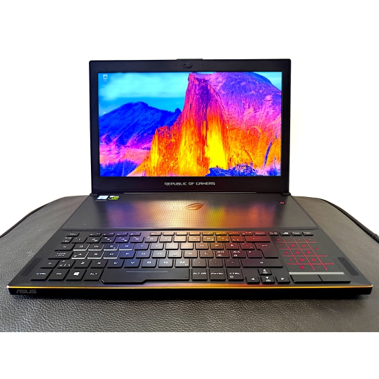 Gamingowy ASUS Zephyrus Ośmio-i7 Nvidia1080-8GB Ram24 SSDm2 IPS-144 W11 Do Gier